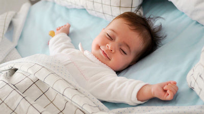 Sleep expert shares 5 top tips to help your baby sleep while traveling